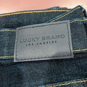 Lucky Brand jeans.  Style 181.  Size 48x32